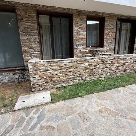 Private Pine Whisper 4 Pax In Euphoria Club アパート ボロヴェッツ