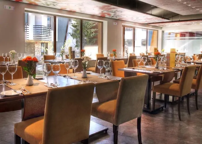 Private Pine Whisper 4 Pax In Euphoria Club Apartment Borowez