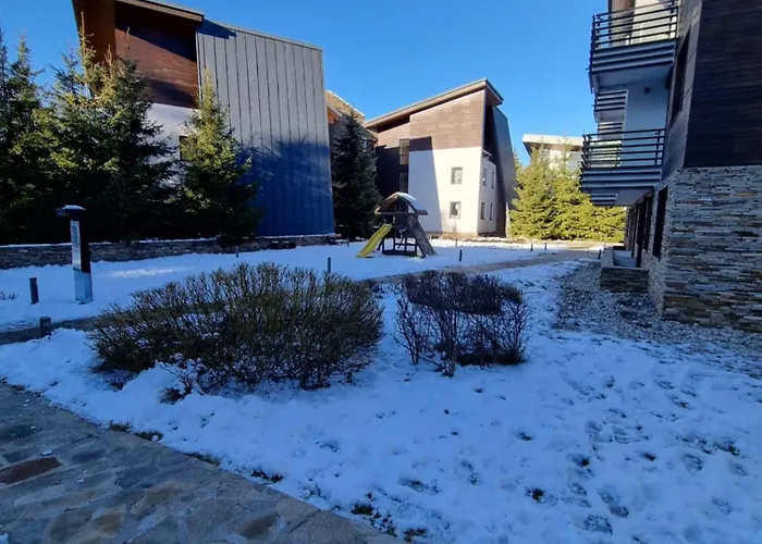 Private Pine Whisper 4 Pax In Euphoria Club Borowez